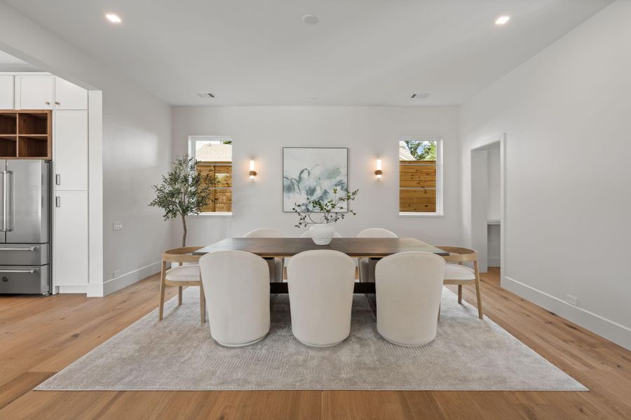 Spacious Dining space