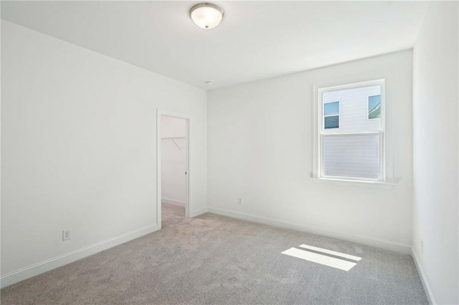 Spacious, unfurnished interior of a new home in East Harbor II at Chestatee, Dawsonville (Image 13).
