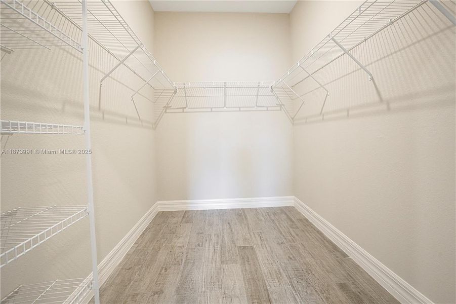 Spacious, unfurnished interior of a new home in , Port Charlotte (Image 21).