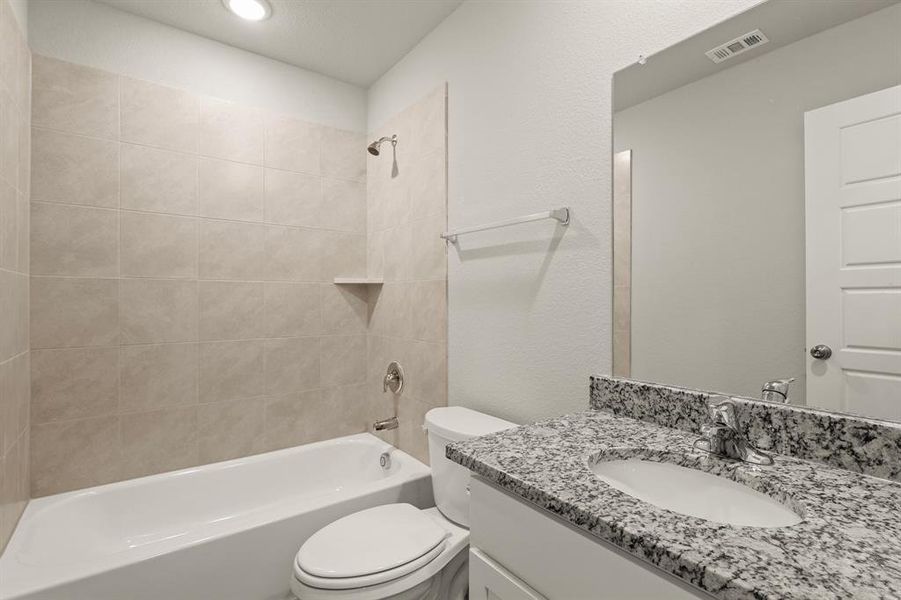 Furnished interior view inside a new home in Deer Creek, Fort Worth (Image 7).