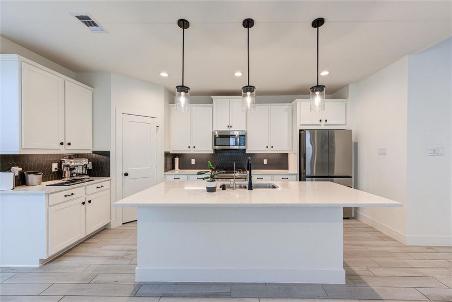 Furnished interior view inside a new home in Harper’s Preserve, Conroe (Image 6).
