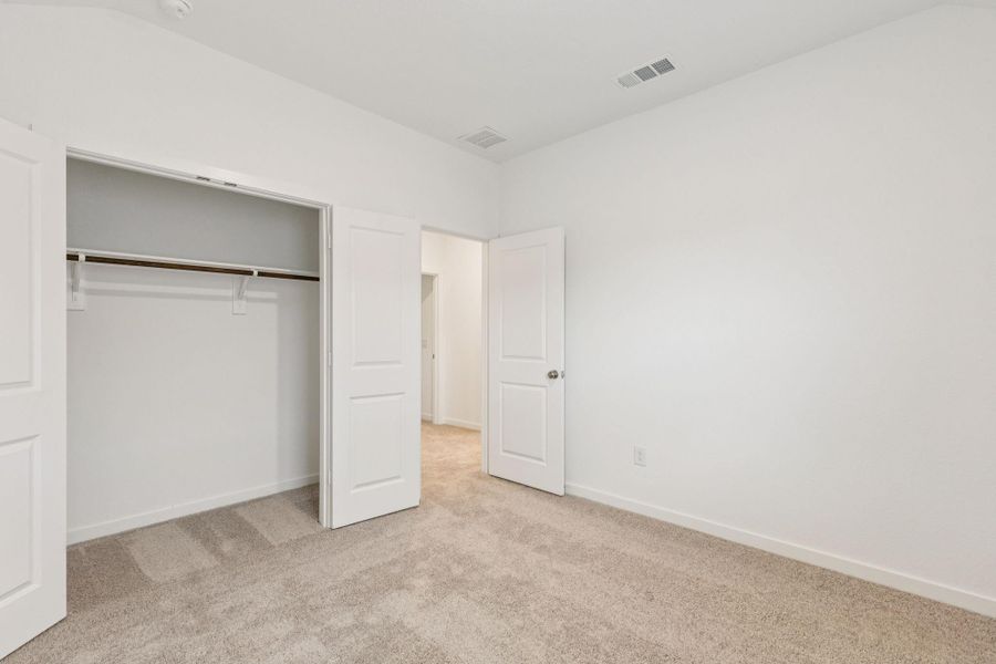 Spacious, unfurnished interior of a new home in Mavera, Conroe (Image 27).