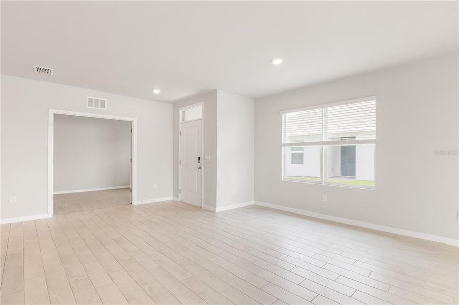 Spacious, unfurnished interior of a new home in Sea Cove, Punta Gorda (Image 12). Spacious, unfurnished interior of a new home in Sea Cove, Punta Gorda (Image 12).
