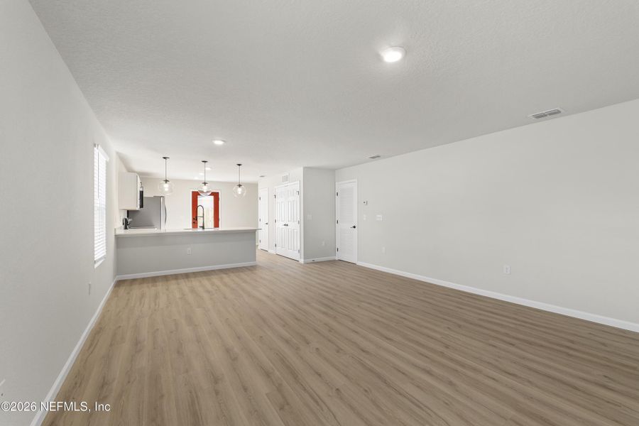 Spacious, unfurnished interior of a new home in , Jacksonville (Image 21).