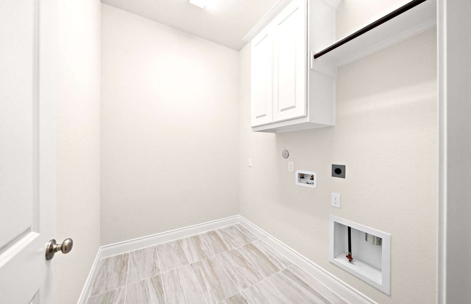 Representative unfurnished interior of a home built from the 2406 by Ravenna Homes in The Highlands 55′, Porter (Image 33).