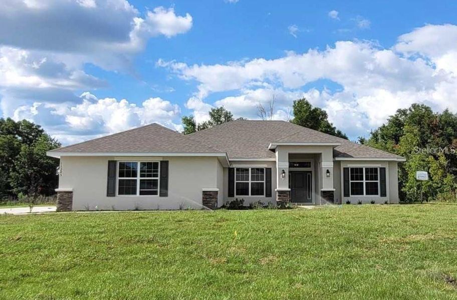 Exterior details and patio area of a home in , Ocala (Image 2). Exterior details and patio area of a home in , Ocala (Image 2).