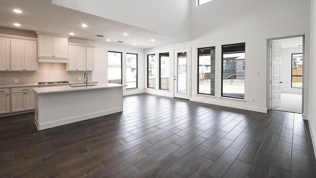 Spacious, unfurnished interior of a new home in 6 Creeks, Kyle (Image 21).