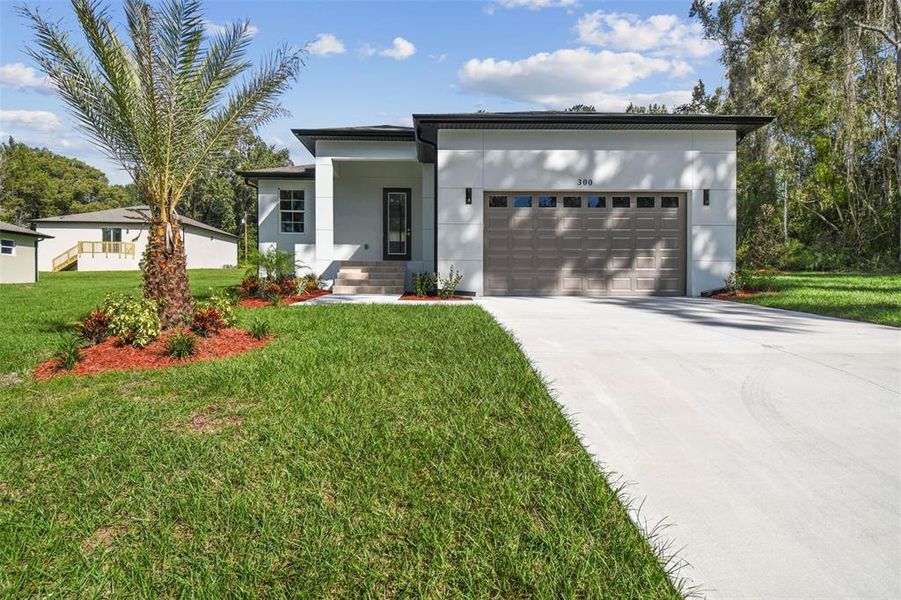 Exterior details and patio area of a home in , Brooksville (Image 32).