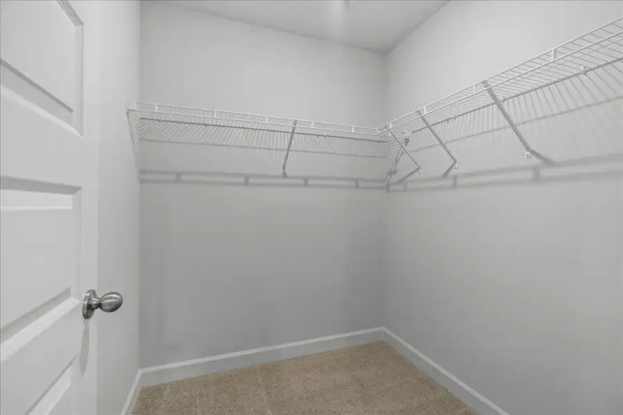 Spacious, unfurnished interior of a new home in Creek Ridge - Heritage Collection, Spartanburg (Image 24).