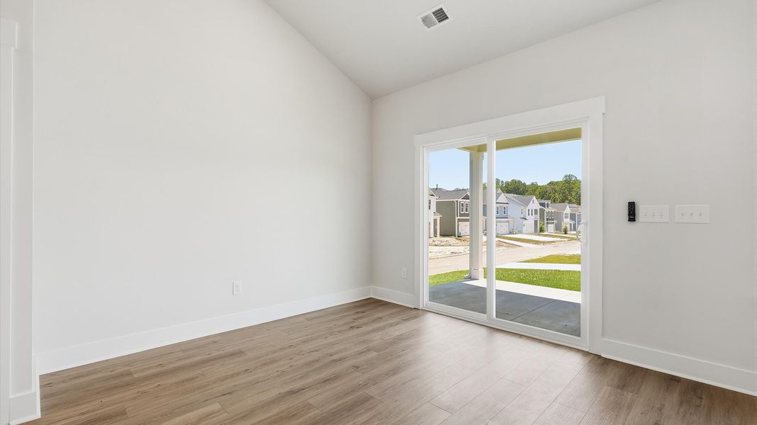 Spacious breakfast area offering the perfect setting for morning coffee and family meals. Spacious breakfast area offering the perfect setting for morning coffee and family meals.