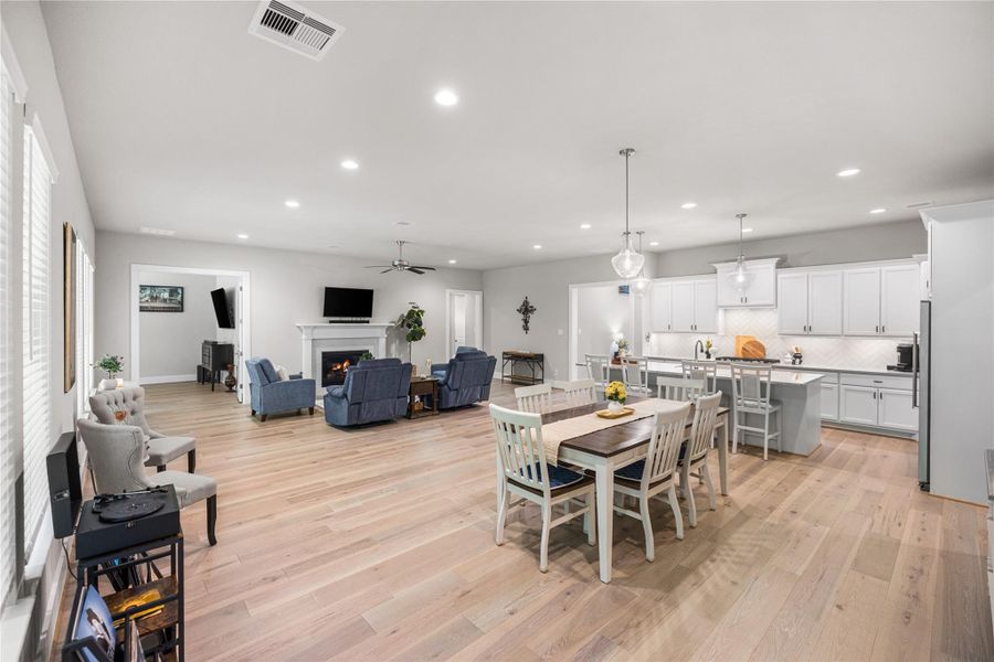 Furnished interior view inside a new home in Ridgelake Shores, Montgomery (Image 27).