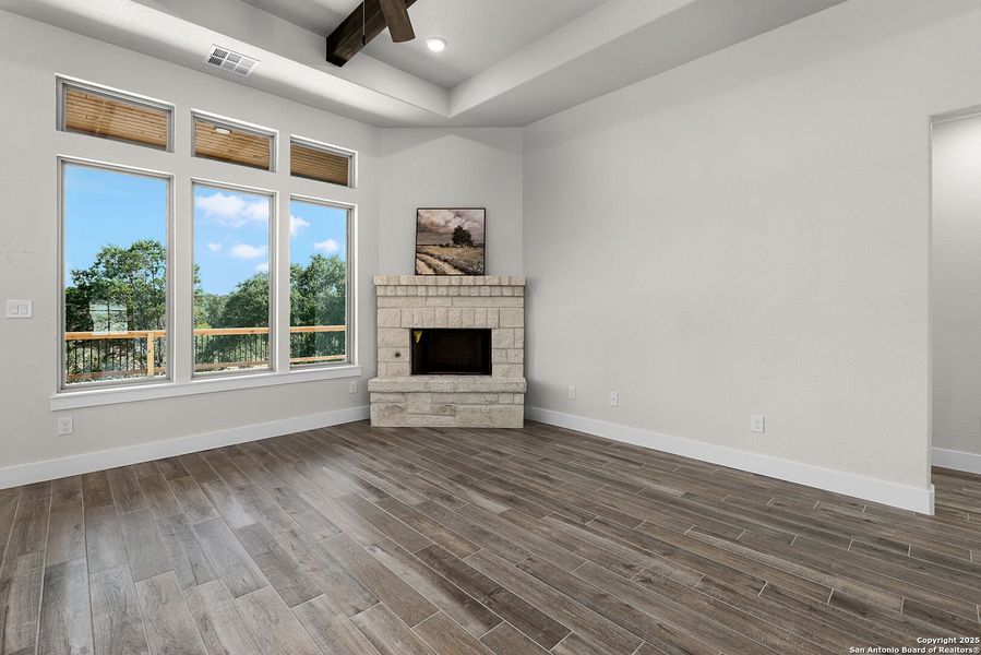 Spacious, unfurnished interior of a new home in , Spring Branch (Image 27).