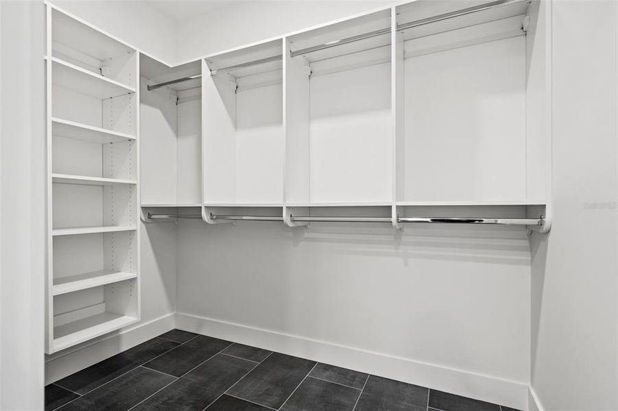 Spacious, unfurnished interior of a new home in , Pinellas Park (Image 20).