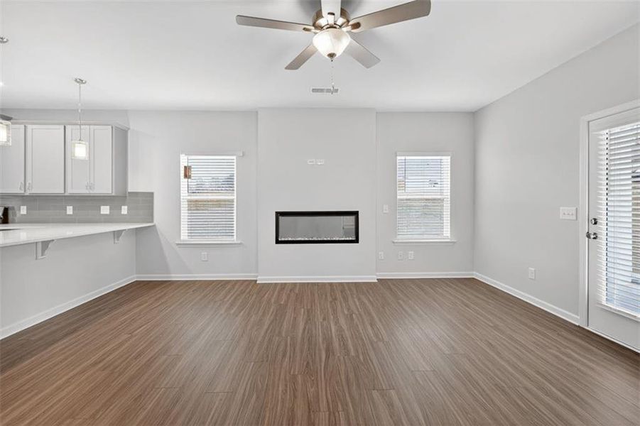 Spacious, unfurnished interior of a new home in Garrett Preserve, Douglasville (Image 28).