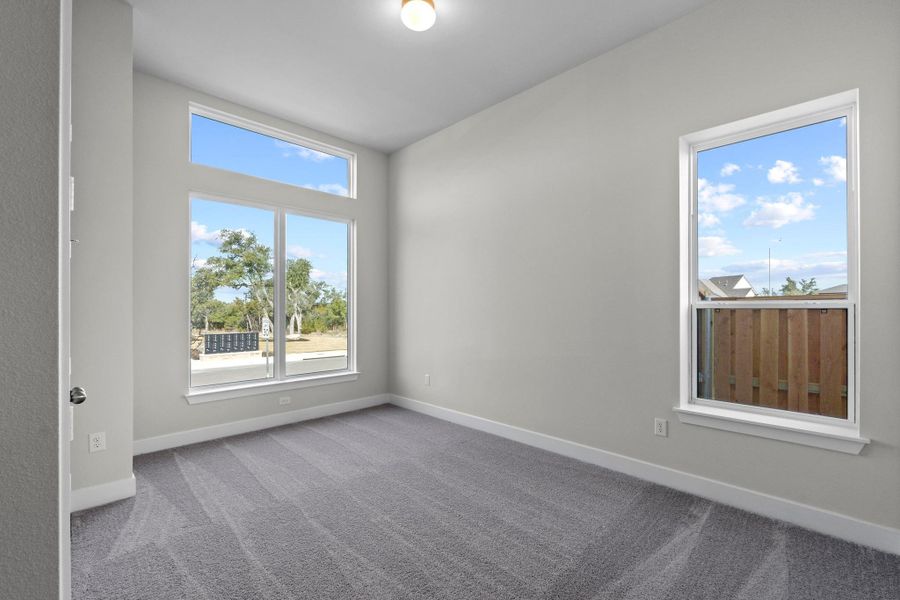 Spacious, unfurnished interior of a new home in Parmer Ranch, Georgetown (Image 28).