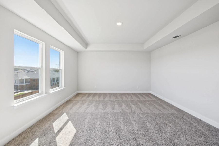 Spacious, unfurnished interior of a new home in Cades Bluff, Lebanon (Image 37).