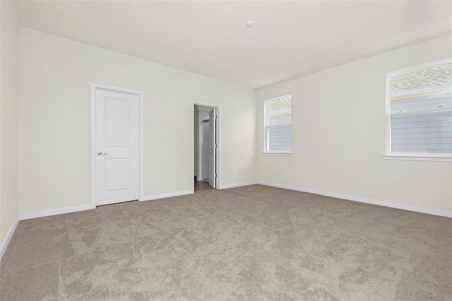 Spacious, unfurnished interior of a new home in , St. Cloud (Image 17).