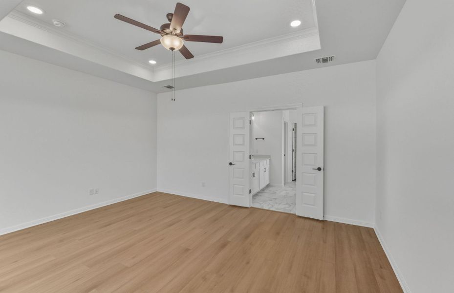 Spacious, unfurnished interior of a new home in Bluffview Reserve, Leander (Image 50).