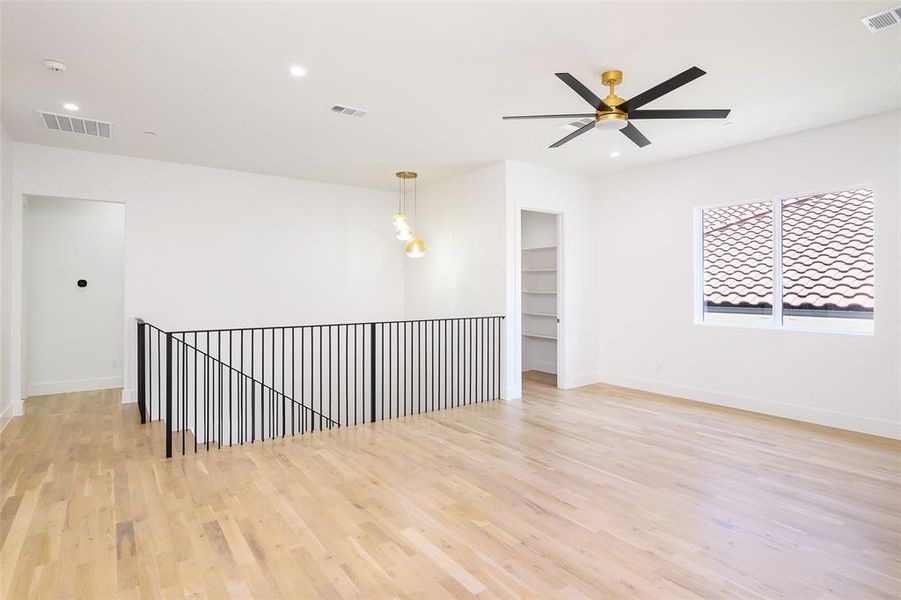 Spacious, unfurnished interior of a new home in , University Park (Image 22).