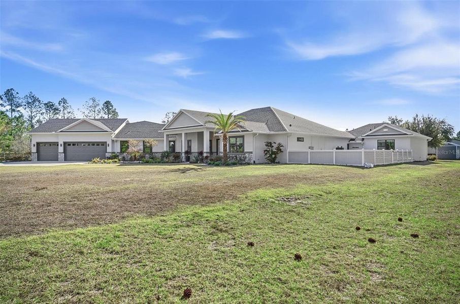 Exterior details and patio area of a home in , Palm Coast (Image 42).