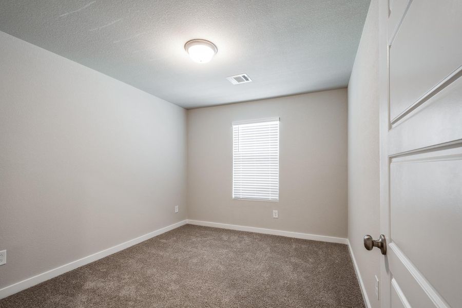 Spacious, unfurnished interior of a new home in Heights of Barbers Hill, Baytown (Image 23).