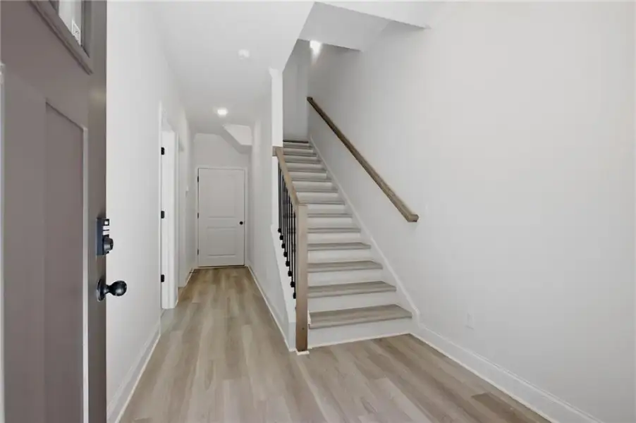 Spacious, unfurnished interior of a new home in , Mableton (Image 31).