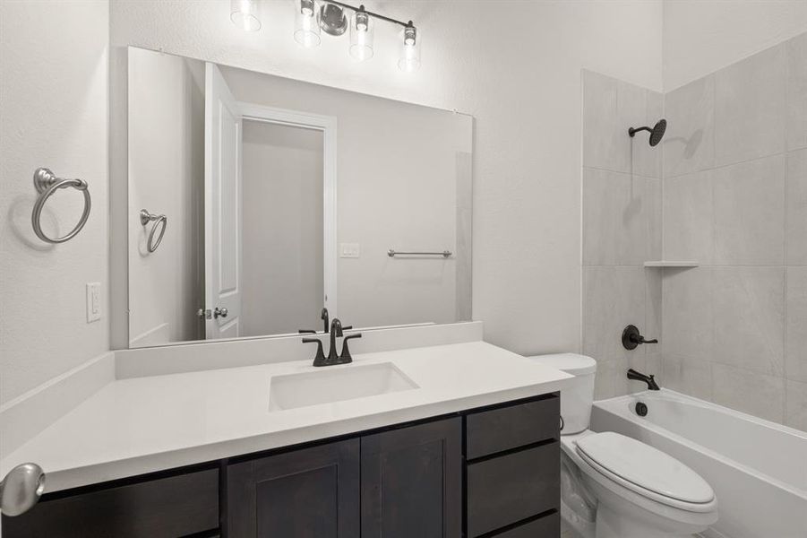 4818 Nomad- bathroom-2