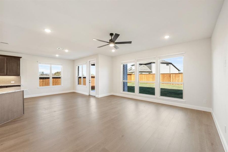 Spacious, unfurnished interior of a new home in Creekview Meadows, Pilot Point (Image 38).