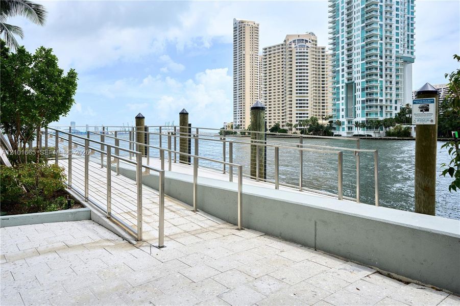 Condo located in Miami, FL showcasing its design and architecture (Image 29).