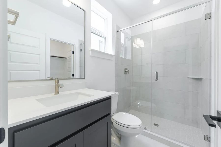 Daisey A Bathroom 2
