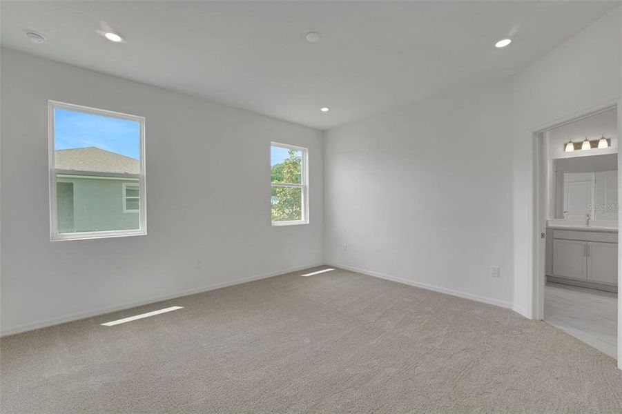 Spacious, unfurnished interior of a new home in Tuscan Hills, Dade City (Image 35).