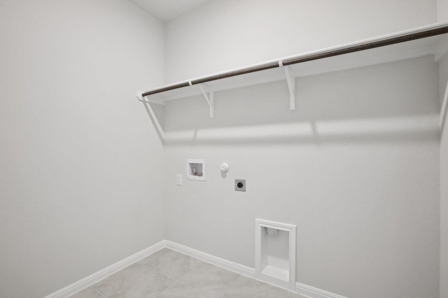 Spacious, unfurnished interior of a new home in Berry Creek Highlands, Georgetown (Image 19).