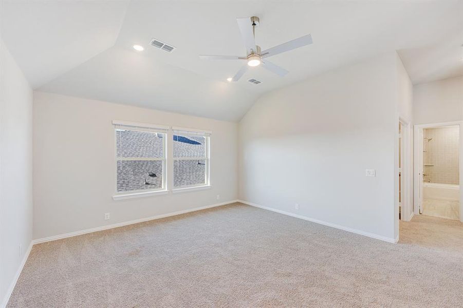 Spacious, unfurnished interior of a new home in Hayes Crossing, Midlothian (Image 27).