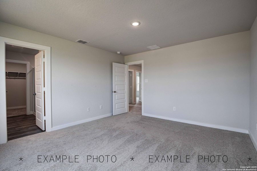 Spacious, unfurnished interior of a new home in Senna, Leon Valley (Image 9).