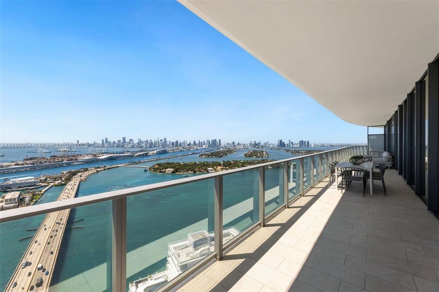 Exterior details and patio area of a home in Five Park, Miami Beach (Image 19). Exterior details and patio area of a home in Five Park, Miami Beach (Image 19).