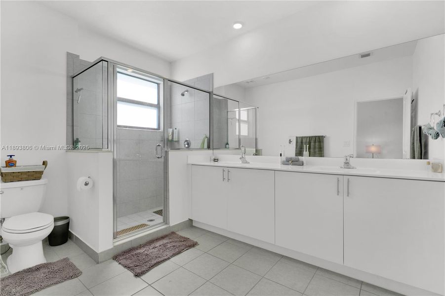 Furnished interior view inside a new home in , Miami (Image 26).