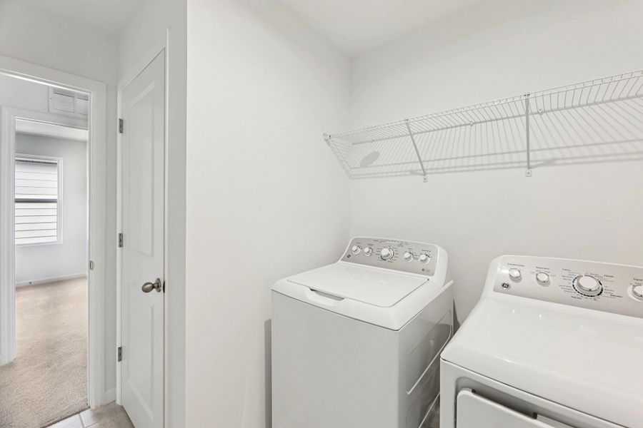 Representative interior finishes for a home built from the Lyon by Starlight Homes in Brookewater at Crossprairie, St. Cloud (Image 15).