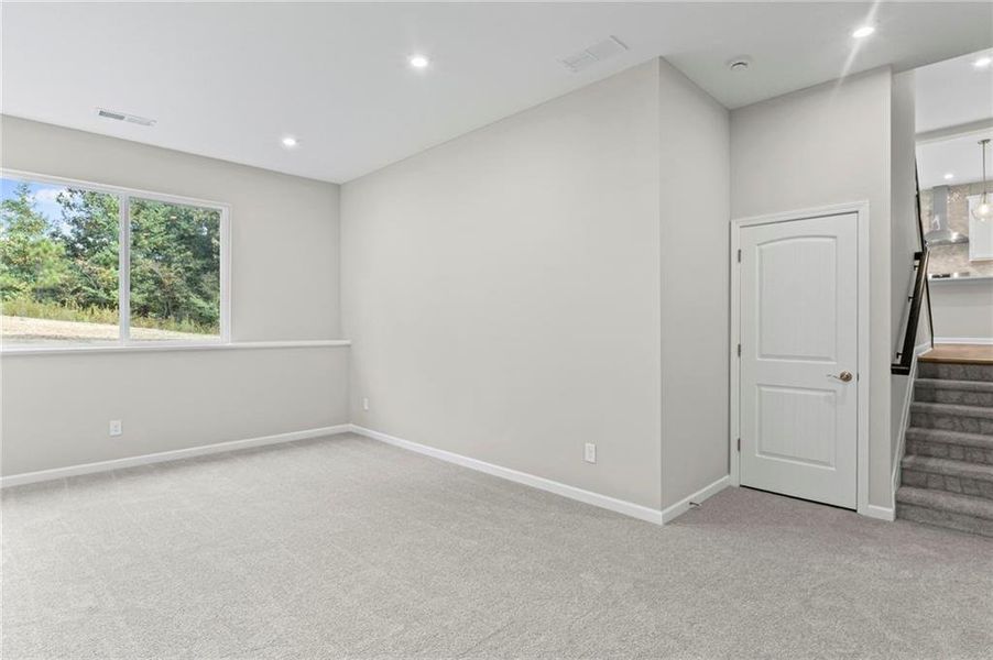 Spacious, unfurnished interior of a new home in Pickens Bluff, Hiram (Image 22). Spacious, unfurnished interior of a new home in Pickens Bluff, Hiram (Image 22).