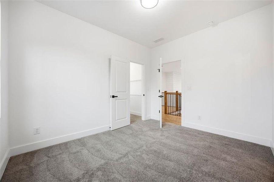 Spacious, unfurnished interior of a new home in , Dahlonega (Image 36).