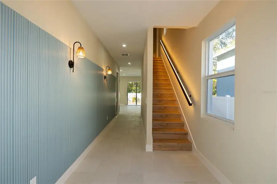 Spacious, unfurnished interior of a new home in , Tampa (Image 36).