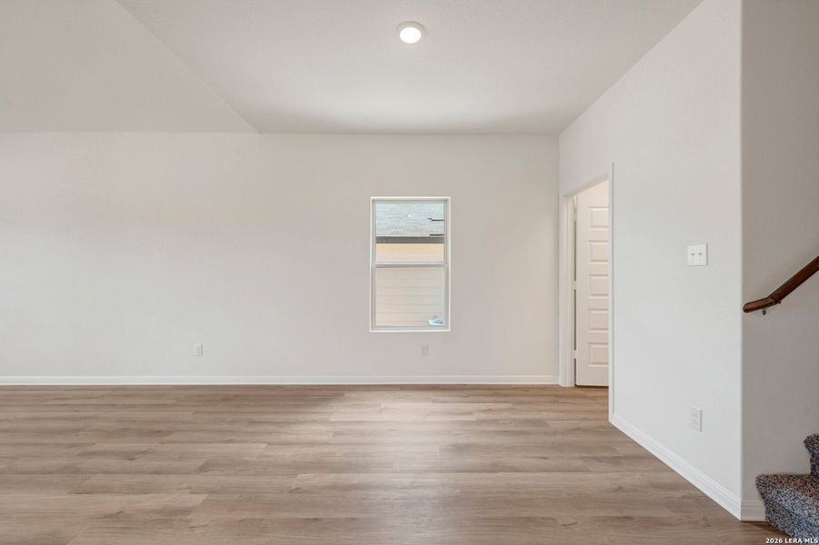 Spacious, unfurnished interior of a new home in Mesquite Ridge, San Antonio (Image 26).