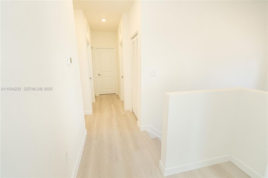 Spacious, unfurnished interior of a new home in Acacia Groves, Miami (Image 53).