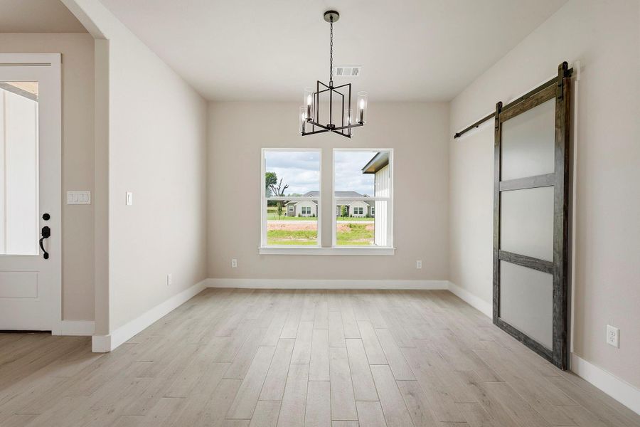 Spacious, unfurnished interior of a new home in , Franklin (Image 21).