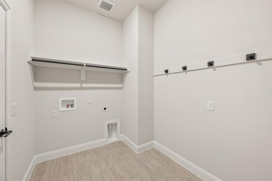 Spacious, unfurnished interior of a new home in Wildcat Ridge Phase 2 and 4, Godley (Image 33).