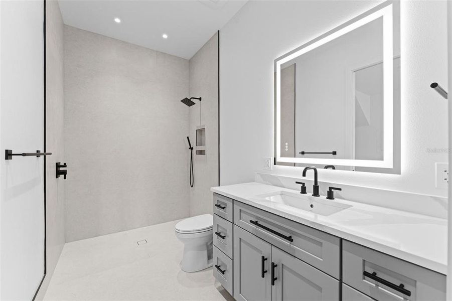 2nd floor Ensuite