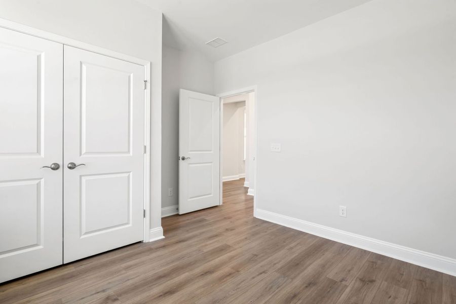 Spacious, unfurnished interior of a new home in Sun City Hilton Head, Bluffton (Image 10).