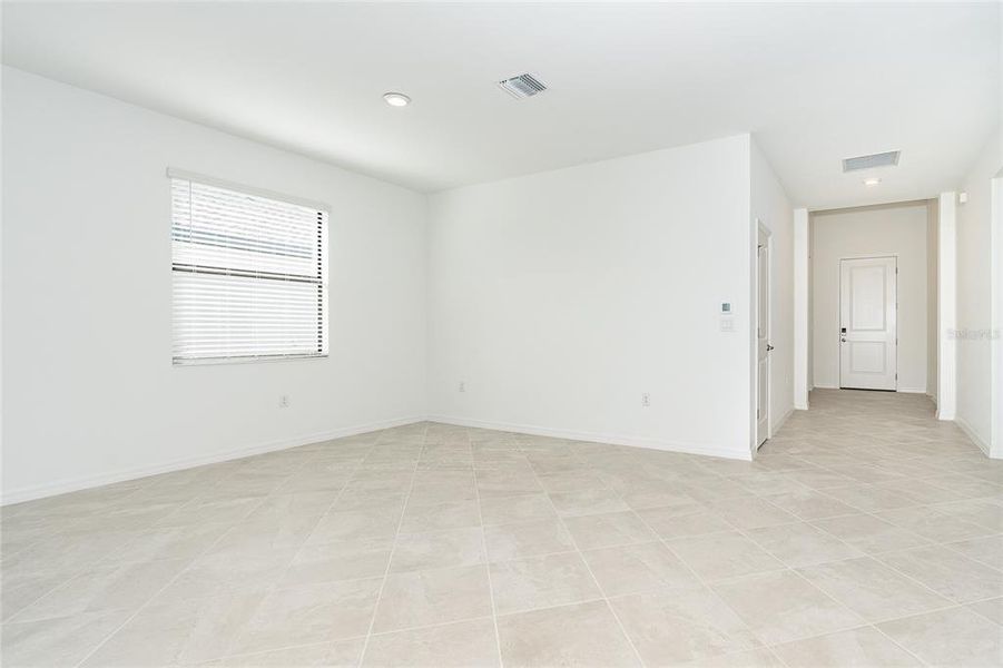 Spacious, unfurnished interior of a new home in , Port Charlotte (Image 15).
