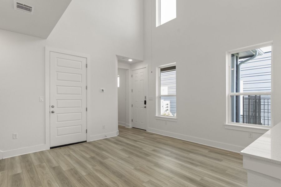 Spacious, unfurnished interior of a new home in Center 45, Round Rock (Image 14).