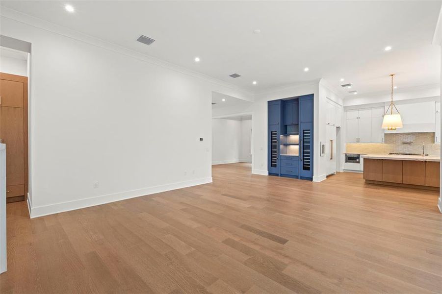 Spacious, unfurnished interior of a new home in , Tampa (Image 57).