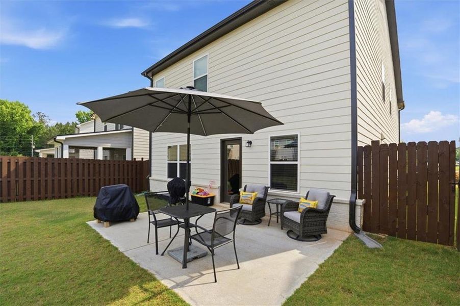 Exterior details and patio area of a home in Crofton Place Enclave, Snellville (Image 25).